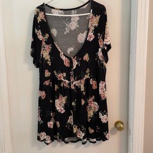 Torrid floral tunic knit top